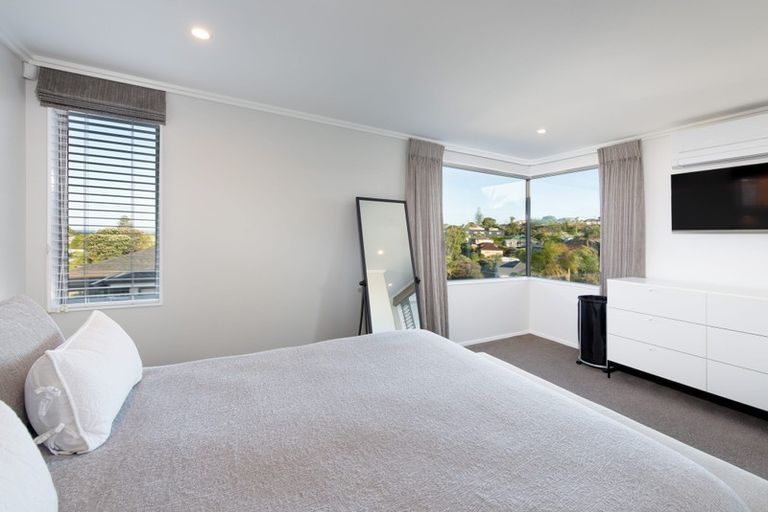 Photo of property in 3a Rossmore Terrace, Murrays Bay, Auckland, 0630