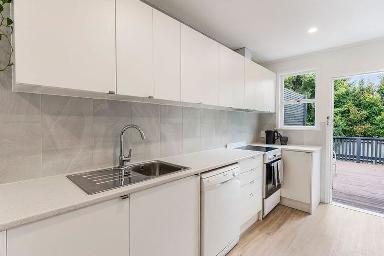 Photo of property in 6/134 Edmonton Road, Te Atatu South, Auckland, 0610