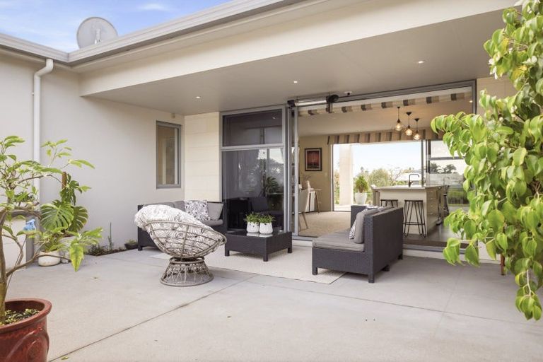 Photo of property in 71 Palm Springs Boulevard, Papamoa Beach, Papamoa, 3118
