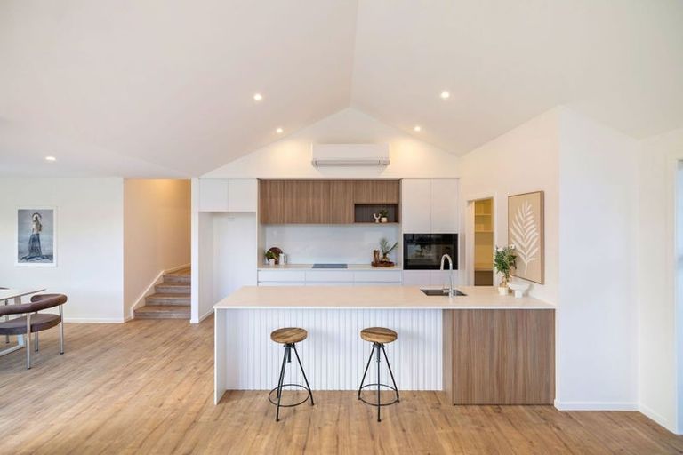 Photo of property in 5 Rowe Drive, Jacks Point, 9371