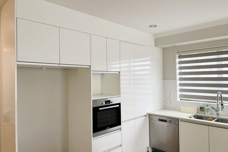 Photo of property in 324a Royal Road, Massey, Auckland, 0614