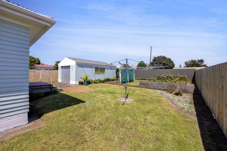 Photo of property in 133 Broadway, Waitara, 4320