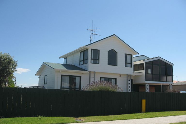 Photo of property in 530 Pukehina Parade, Pukehina, Te Puke, 3189