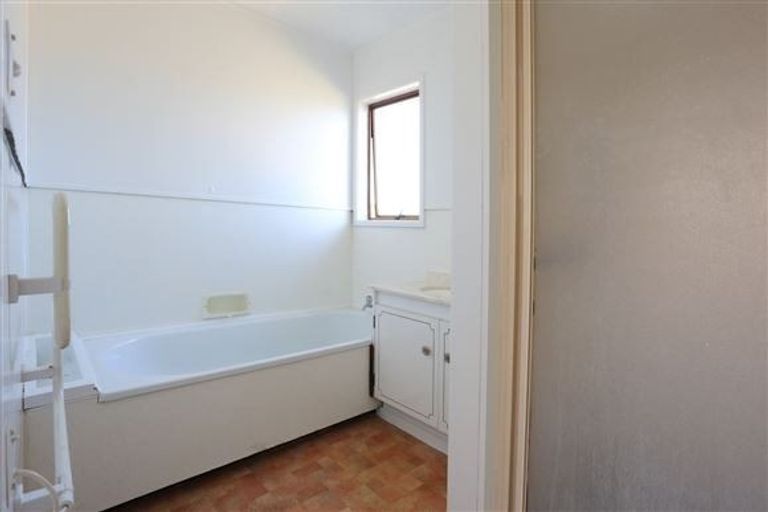 Photo of property in 4/46 Seabrook Avenue, New Lynn, Auckland, 0600