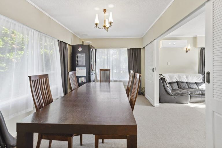Photo of property in 16 Bacot Place, Howick, Auckland, 2014