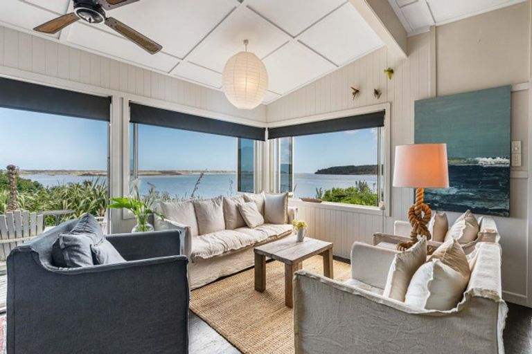 Photo of property in 40 Tuakau Bridge-port Waikato Road, Port Waikato, Tuakau, 2695