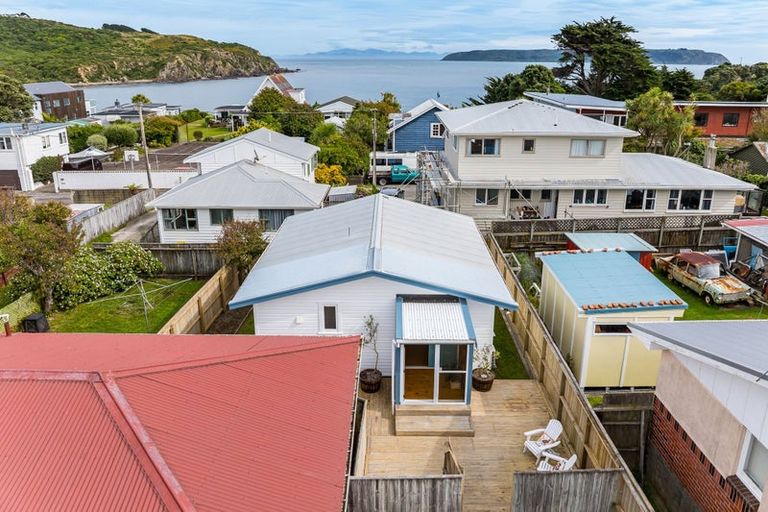 Photo of property in 10a Main Road, Titahi Bay, Porirua, 5022
