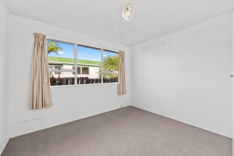 Photo of property in 17 Moki Place, Ruakaka, 0116