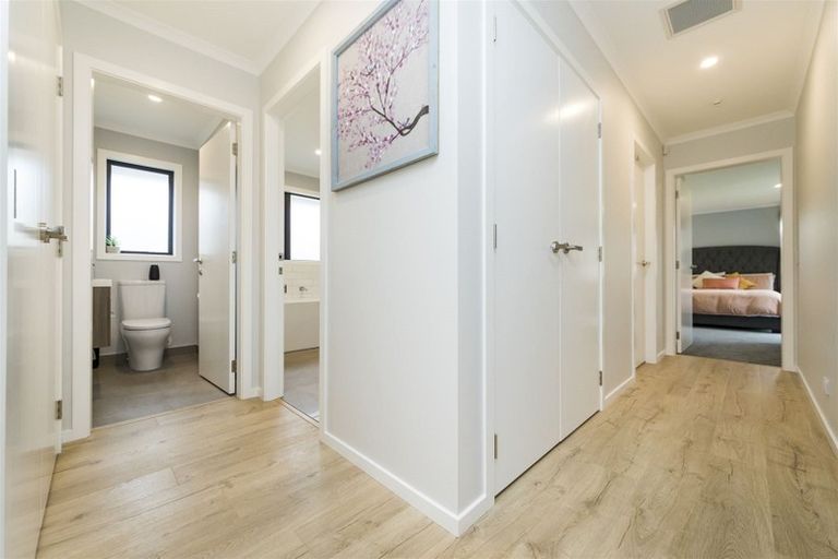 Photo of property in 202 Pacific Drive, Fitzherbert, Palmerston North, 4410