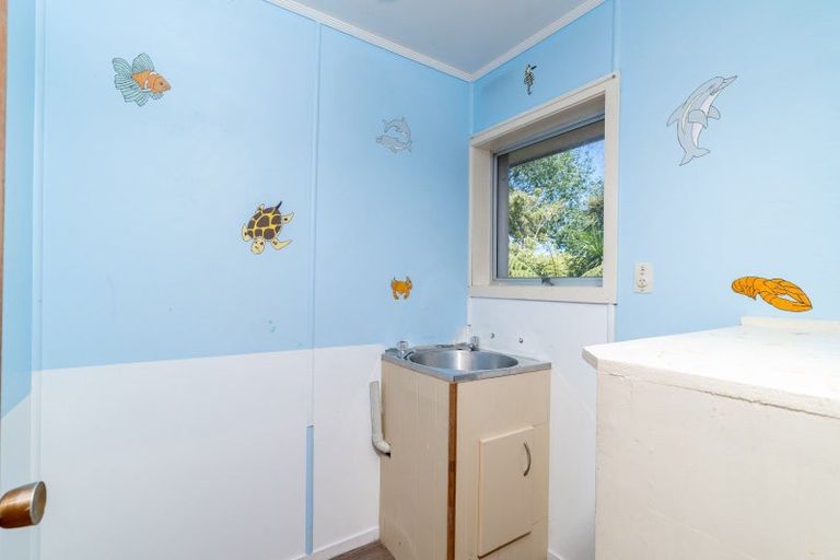 Photo of property in 11 Karioi Crescent, Raglan, 3225