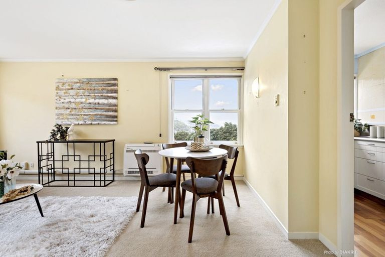 Photo of property in Newman Court Apartments, 2 Newman Terrace, Thorndon, Wellington, 6011