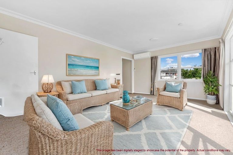 Photo of property in 1/7 Castleton Drive, Howick, Auckland, 2014