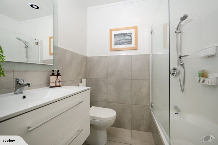 Photo of property in 25 Broadfield Street, Massey, Auckland, 0614