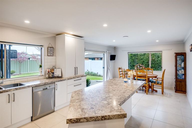 Photo of property in 1 Hyde Place, Taradale, Napier, 4112