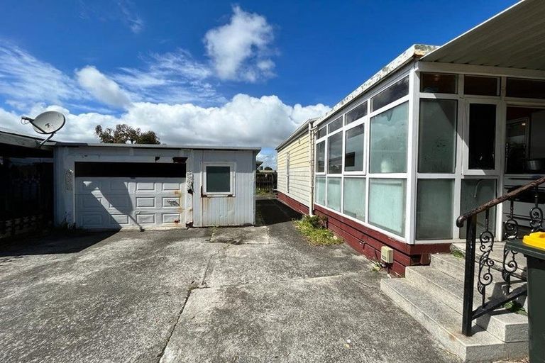 Photo of property in 1/144 Shifnal Drive, Randwick Park, Auckland, 2105