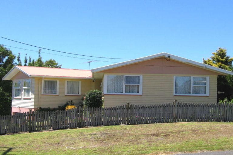 Photo of property in 34 Kia Ora Road, Beach Haven, Auckland, 0626