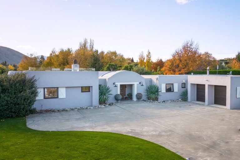 Photo of property in 20 Waimana Place, Wanaka, 9305