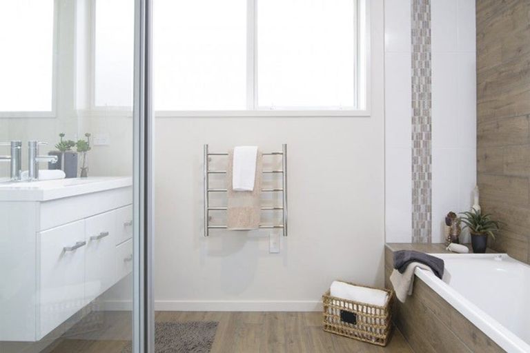 Photo of property in 14 Mclachlan Way, Pokeno, 2471