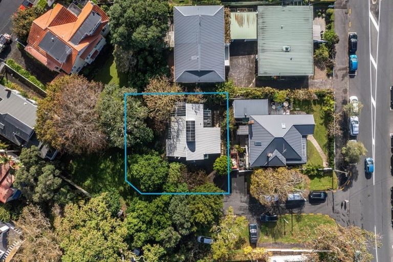 Photo of property in 2 Moata Place, Devonport, Auckland, 0624