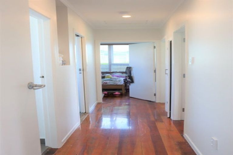 Photo of property in 45 Totara Road, Te Atatu Peninsula, Auckland, 0610