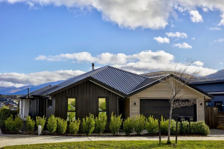 Photo of property in 12 Muster Road, Jacks Point, 9371