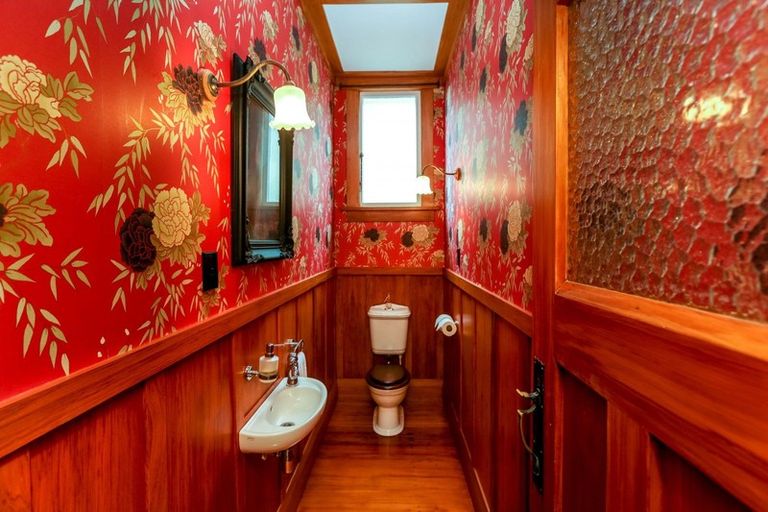 Photo of property in 83 Brougham Street, New Plymouth, 4310