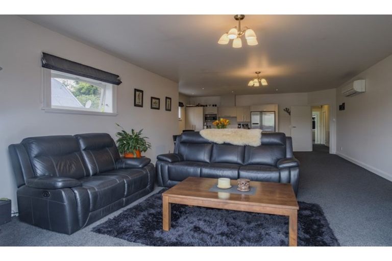 Photo of property in 16 Grasmere Street, Waimataitai, Timaru, 7910