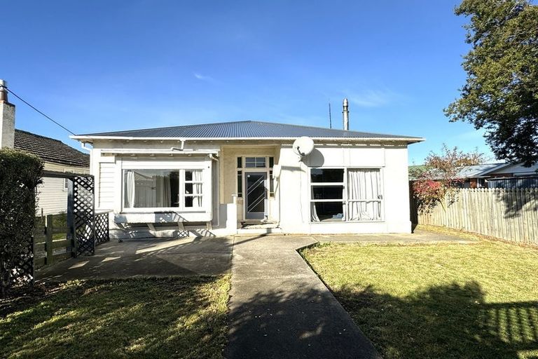 Photo of property in 105 Clyde Street, Balclutha, 9230