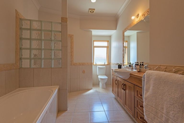 Photo of property in 5 Balmoral Drive, Terrace End, Palmerston North, 4410