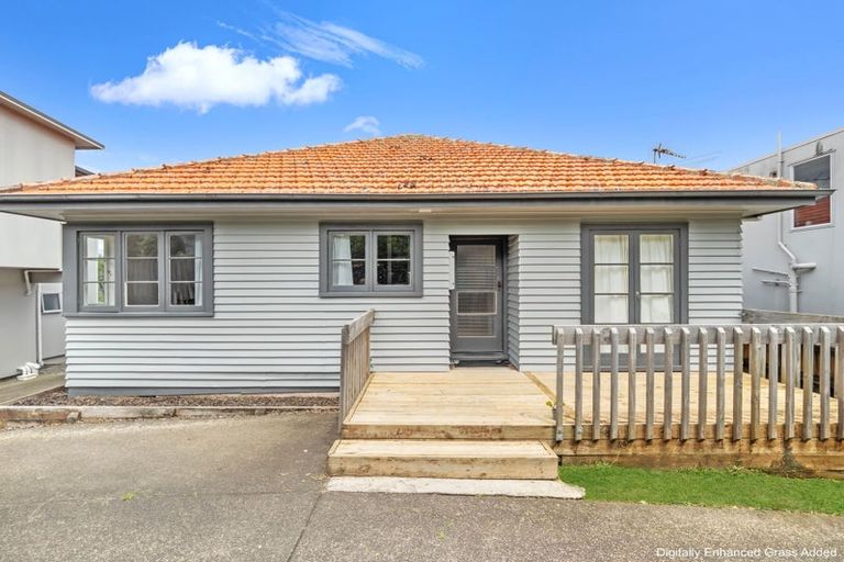 Photo of property in 1/18 Forrest Hill Road, Forrest Hill, Auckland, 0620