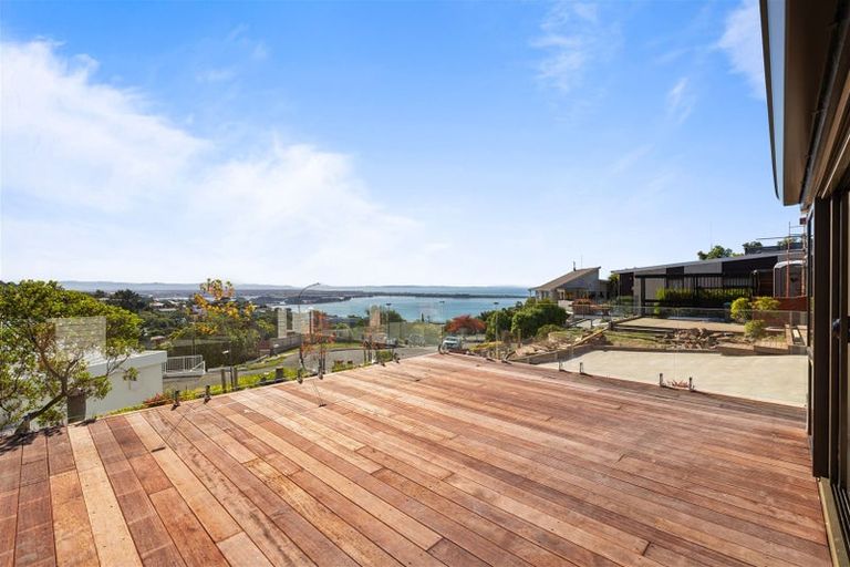 Photo of property in 9b Toledo Place, Mount Pleasant, Christchurch, 8081