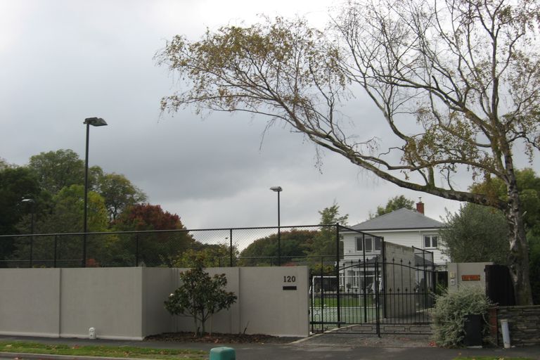 Photo of property in 120b Clyde Road, Ilam, Christchurch, 8041