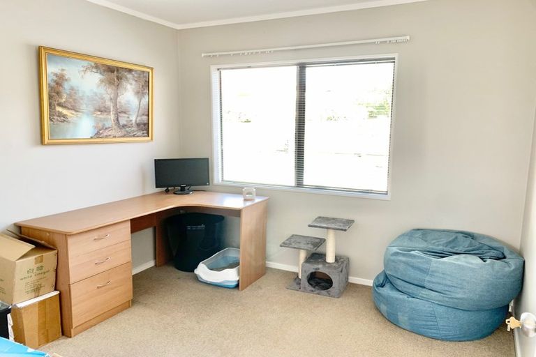 Photo of property in 2d Palomino Drive, Henderson, Auckland, 0612
