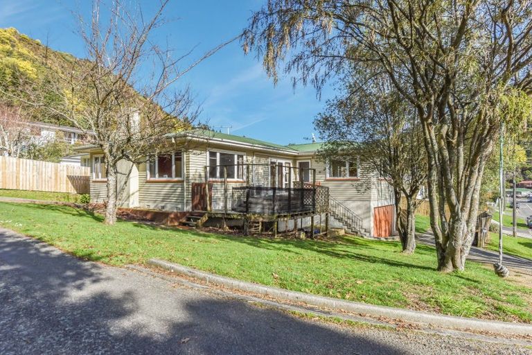 Photo of property in 34 South Terrace, Picton, 7220