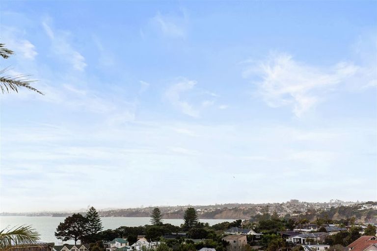 Photo of property in 37 Toroa Street, Torbay, Auckland, 0630