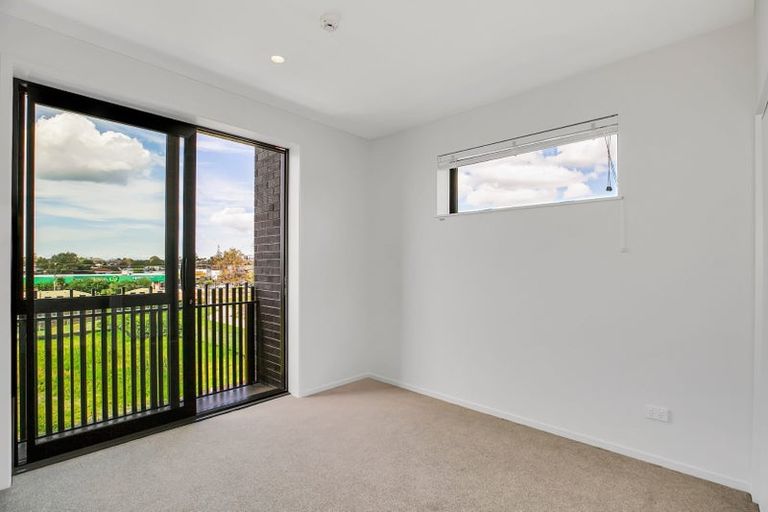 Photo of property in 207/2 Ko Street, Northcote, Auckland, 0627