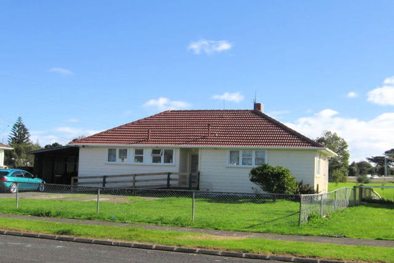 Photo of property in 19 Sandbrook Avenue, Otara, Auckland, 2023