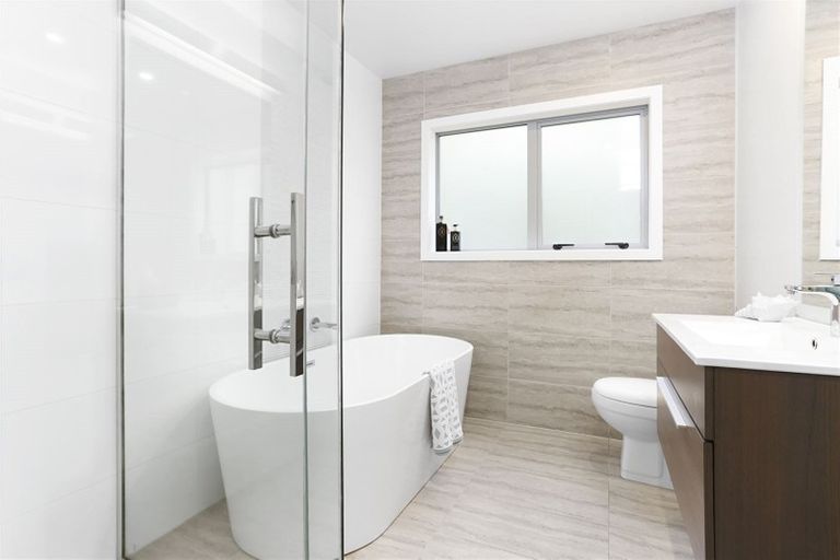 Photo of property in 141a Arran Road, Browns Bay, Auckland, 0630