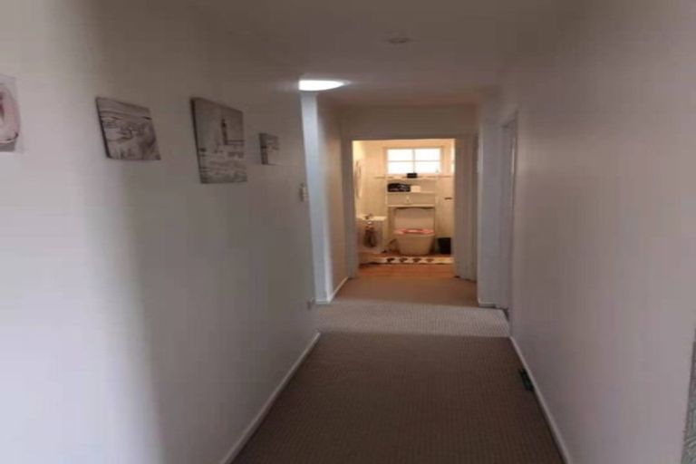 Photo of property in 14 Porter Avenue, Te Atatu South, Auckland, 0610