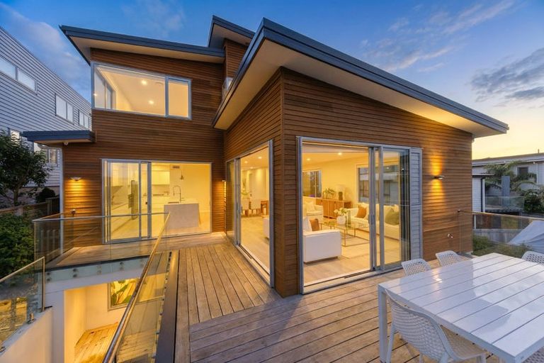 Photo of property in 7 Bounty Road, Long Bay, Auckland, 0630