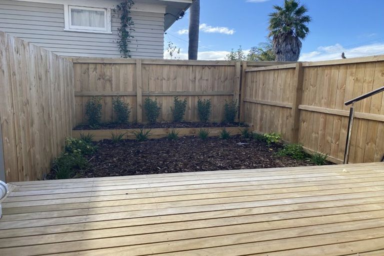Photo of property in 31 Paetai Lane, Te Atatu Peninsula, 0610