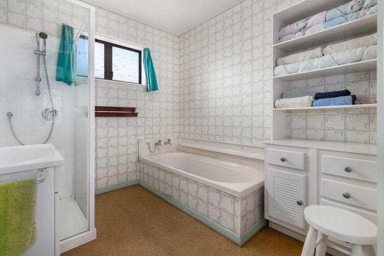 Photo of property in 15 Pitoitoi Street, Otaihanga, Paraparaumu, 5036