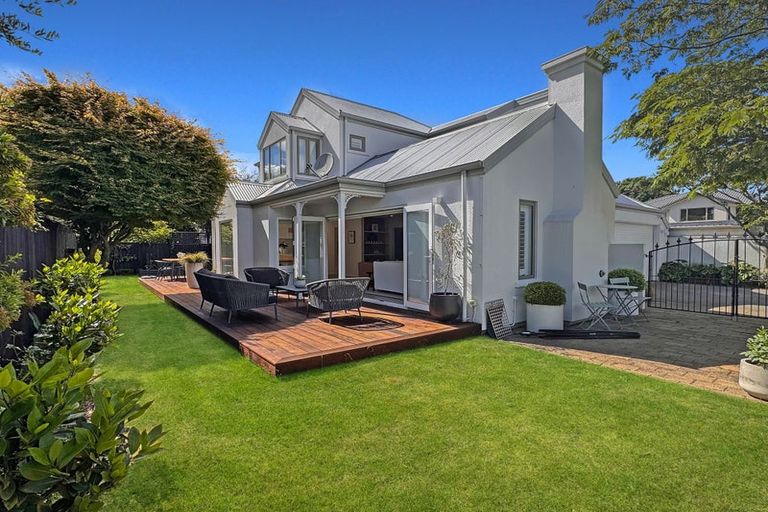 Photo of property in 120 Springfield Road, St Albans, Christchurch, 8014