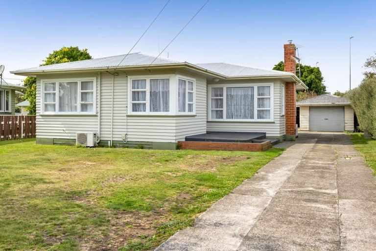 Photo of property in 3 Pacey Avenue, Hawera, 4610