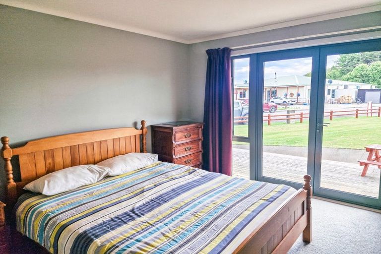 Photo of property in 5 Mcfeely Street, Tuatapere, 9620