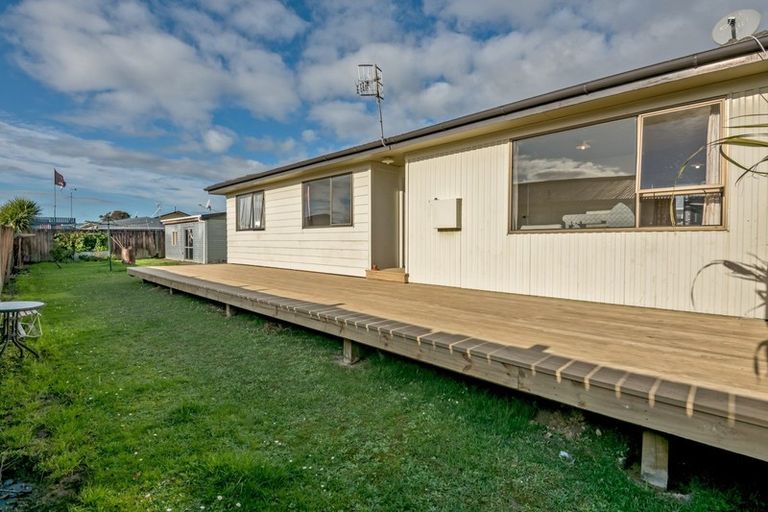 Photo of property in 9 Colonial Place, Kelvin Grove, Palmerston North, 4414