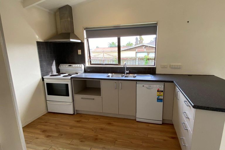 Photo of property in 12a Tamaki Bay Drive, Pakuranga, Auckland, 2010