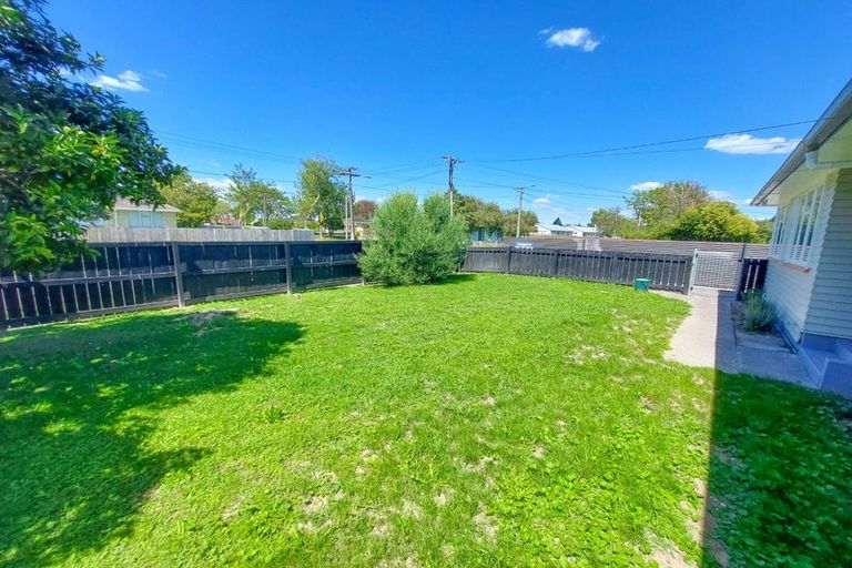 Photo of property in 30 Yeats Crescent, Fairfield, Hamilton, 3214