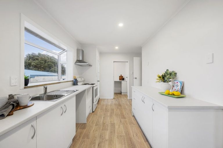 Photo of property in 26 Waiwera Crescent, Maupuia, Wellington, 6022