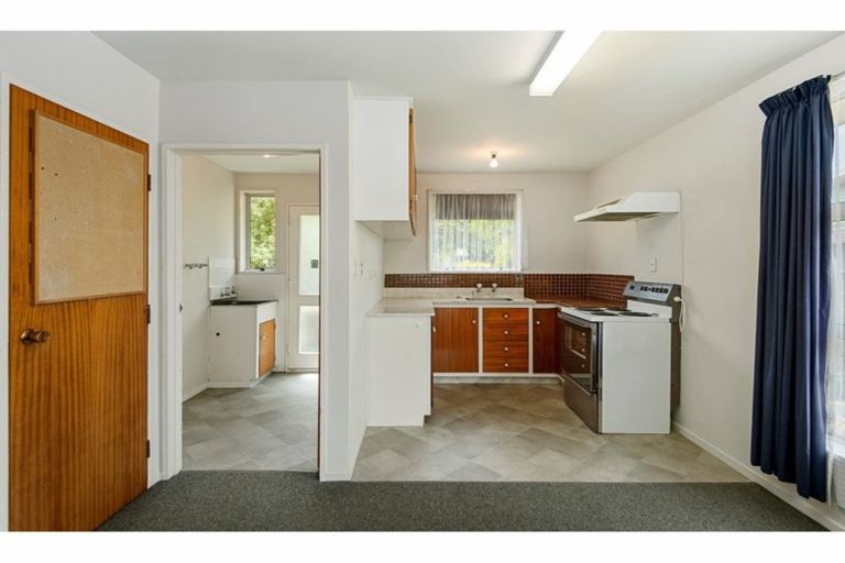 Photo of property in 1/6 Portnall Place, Parklands, Christchurch, 8083